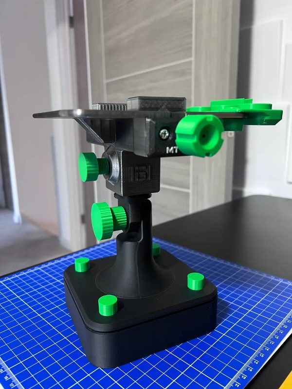 MT VICE Rotate and Tilt Model Painting Vice